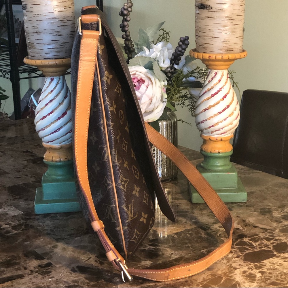 AUTH Louis Vuitton Musette 🌺GORGEOUS CONDITION🌺 - Picture 4 of 8